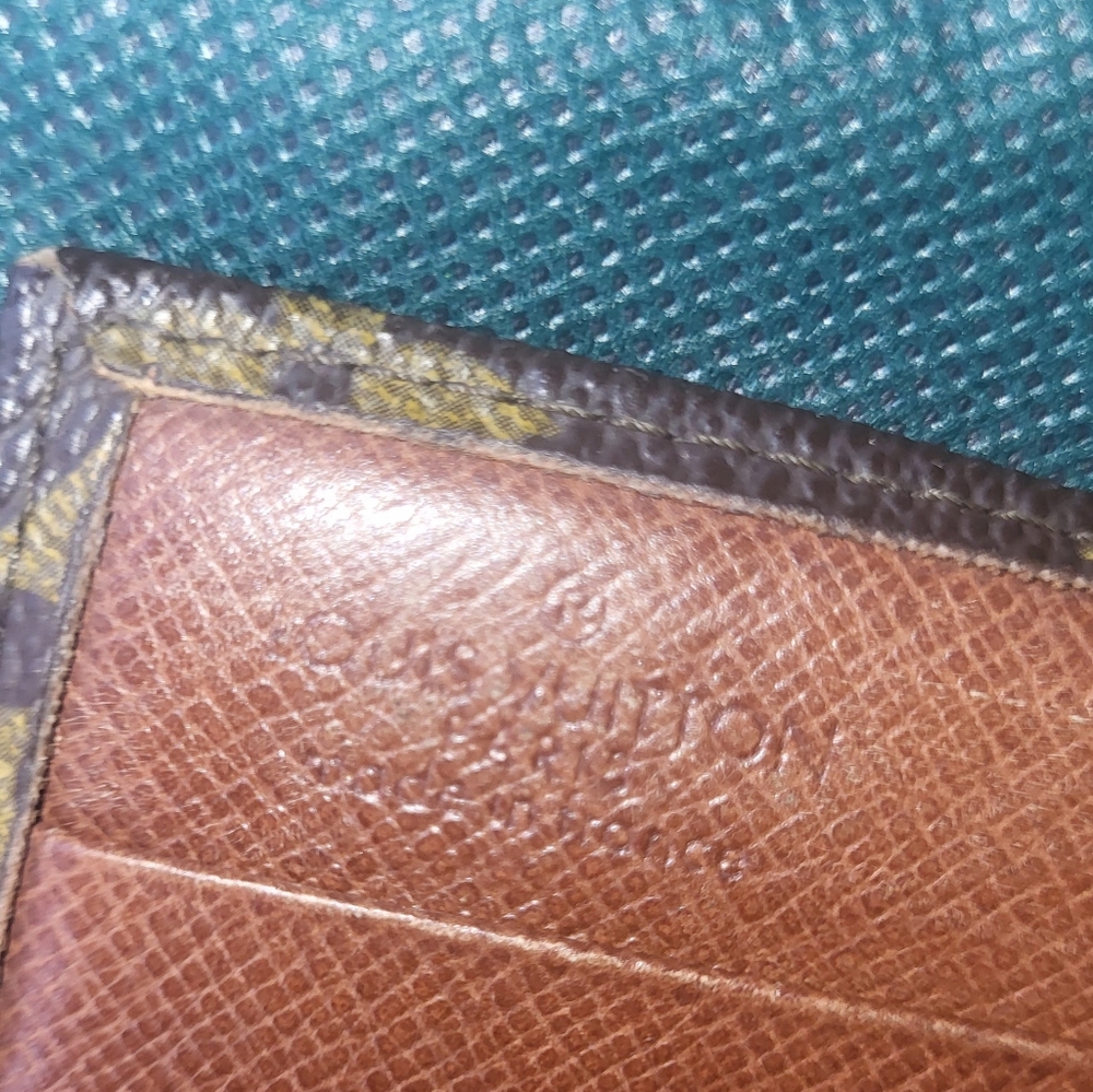 Vintage Louis Vuitton Monogram Elise Bi Fold Wallet - Picture 12 of 13